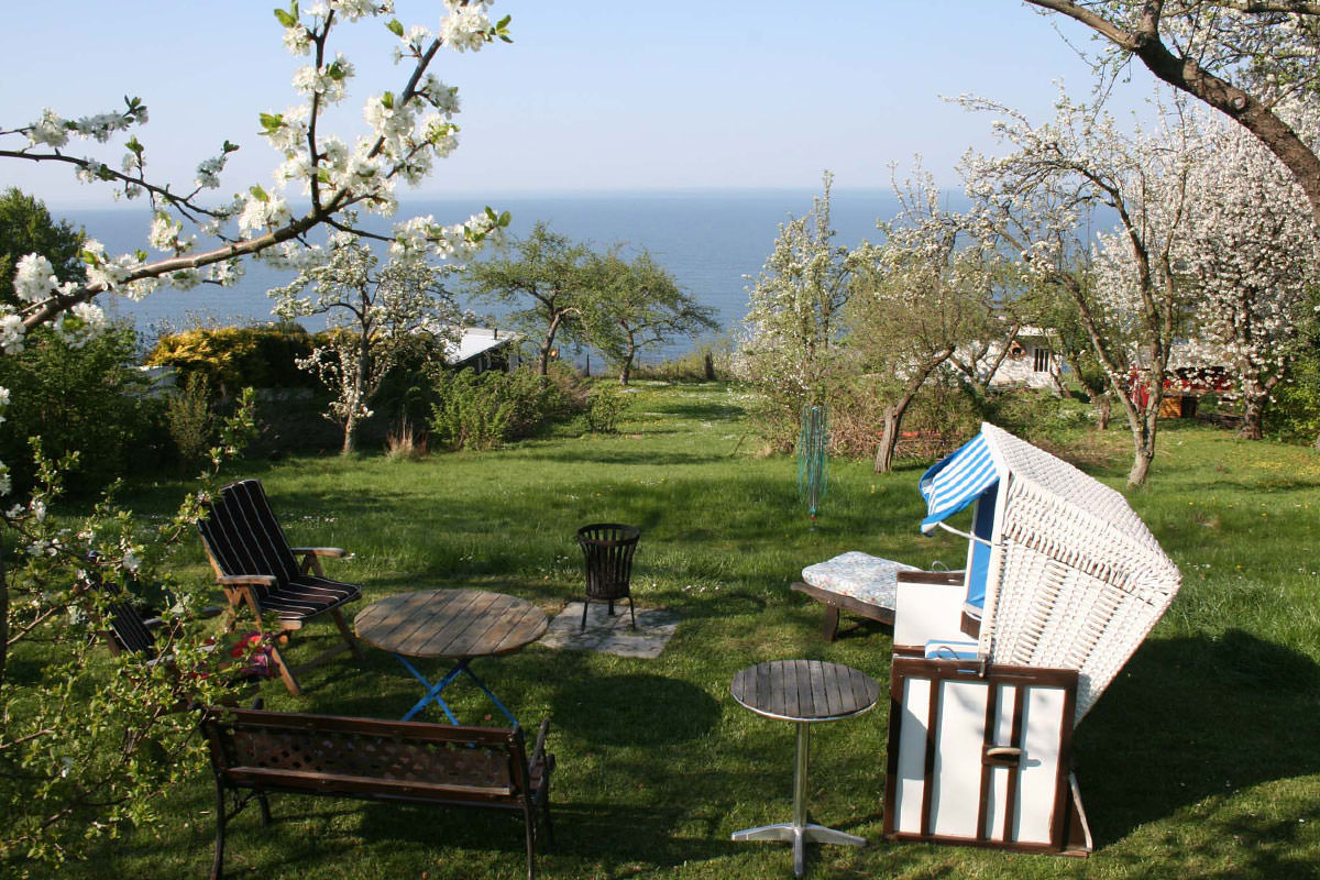 Garten vom Kapitänshaus Trost in Lohme auf der Insel Rügen