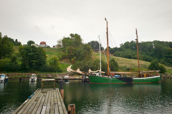 hafen-lohme-ferienwohnung-kapitaenshaus-insel-ruegen